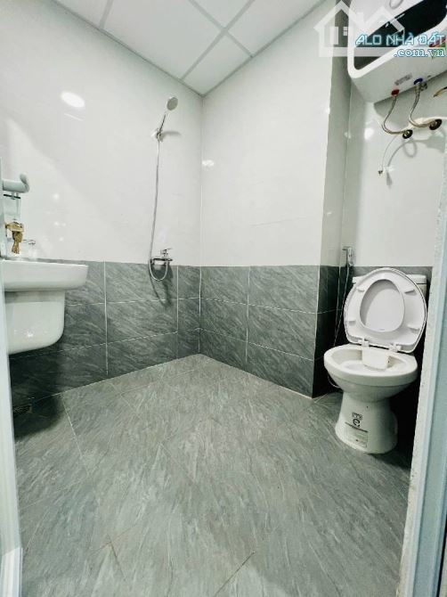 Bán nhà tập thể tầng 1 phố Hoàng Ngọc Phách - Láng Hạ sử dụng 85m2 giá 5,05tỷ(có TL) - 9