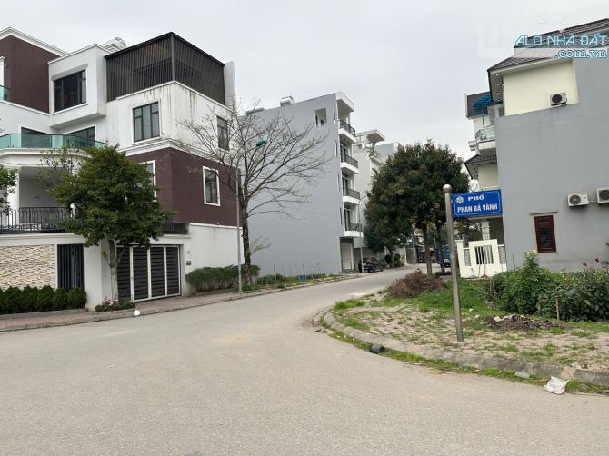 CHÍNH CHỦ GỬI BÁN LÔ VỊT CỎ VỊ TRÍ ĐẸP -TÂN BÌNH -TP HẢI DƯƠNG