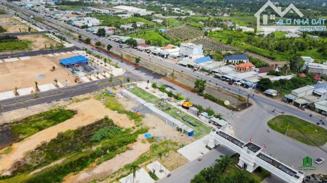BÁN GẤP LÔ ĐẤT NGAY MT ĐT 824 -NGAY E-CITY TÂN ĐỨC-SHR-920TR/LÔ-HỔ TRỢ TRẢ CHẬM 0% LS