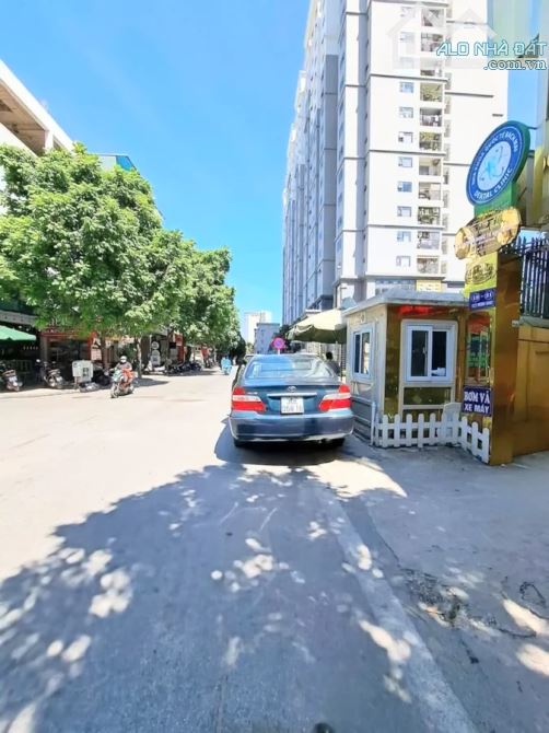🔥 BÁN ĐẤT TẶNG NHÀ 90M² – MT 5M – GIÁ CHỈ HƠN 1XTỶ – MẶT PHỐ Ô TÔ TRÁNH 🔥
