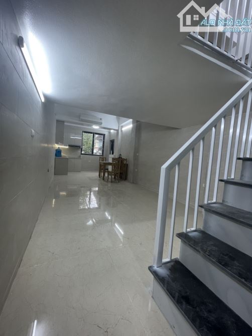 Bán tập thể Tầng 1 Ban cơ yếu Chính Phủ phố Nguyễn Chí Thanh,sử dụng70m2 giá 4,15tỷ(có TL)