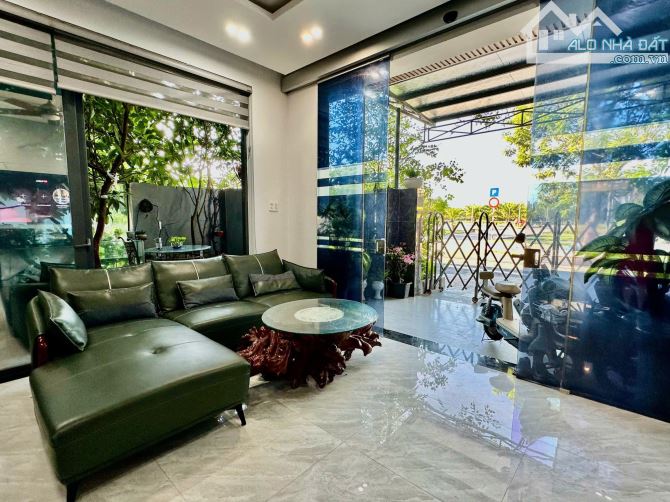 Bán nhà 2 mặt tiền khu Vip Hòa Xuân. Cẩm Lệ.