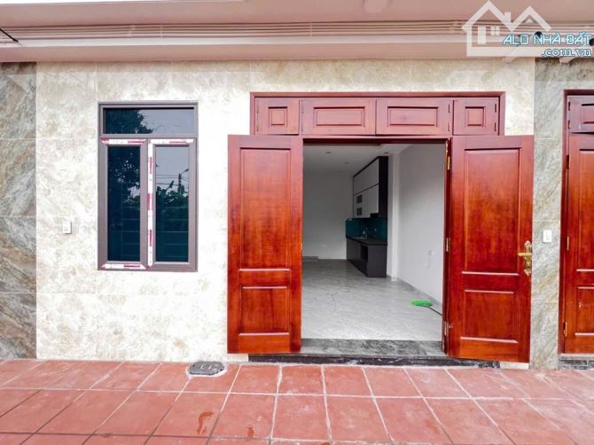 Chị Duyên gửi bán nhà Hoàng Liên – cách phố 1 nhà, ô tô đỗ cổng
