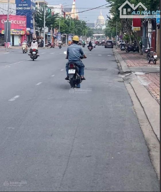 BÁN 434m² ĐẤT MT CMT 8 đang cho thuê 40tr/ tháng - Phú Cường - TDM