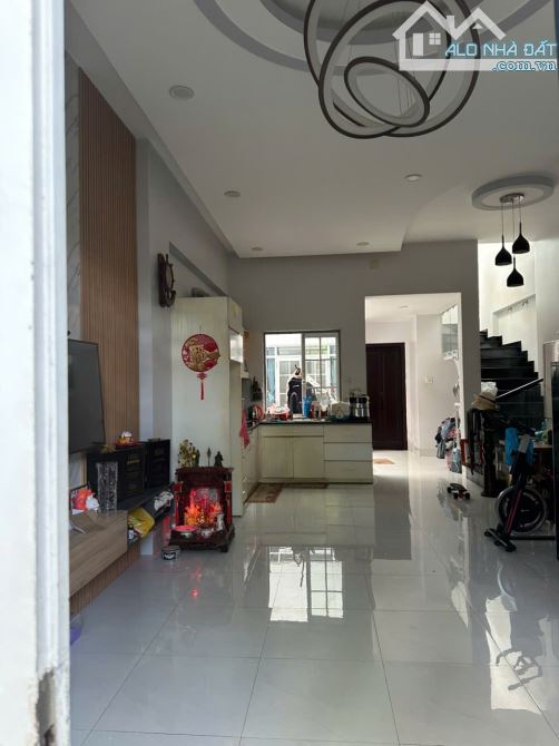 Cần Bán Nhà Phố 1 Lầu, mặt tiền Nguyễn Văn Linh, trung tâm Phan Thiết