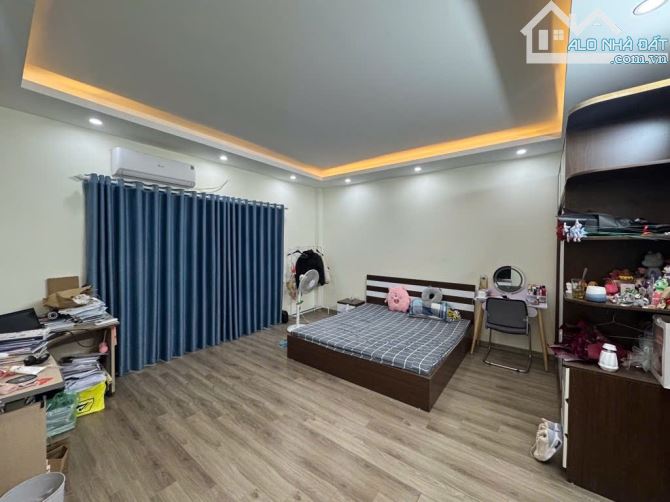 Bán nhà Khu Phân Lô Yên Lạc, Quận Hai Bà Trưng, Ngõ thông siêu rộng, 40m2x5 Tầng Sổ vuông