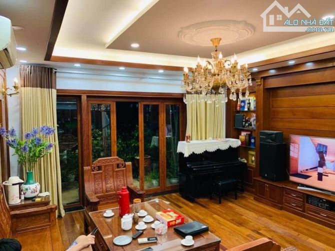 Bán nhà Khâm Thiên, Đống Đa nở hậu đẹp ở luôn 42m MT 4.3 6.2 tỷ