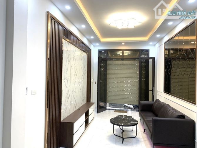 CHUYỂN CÔNG TÁC BÁN CĂN NHÀ MẬU LƯƠNG ,NGÕ NÔNG ,NGAY Ô TÔ GIÁ 5.65 TỶ
