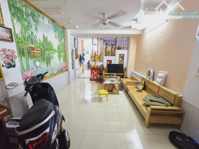 🏕 Gấp bán nhà 3 tầng đỗ xuân hợp phước long b