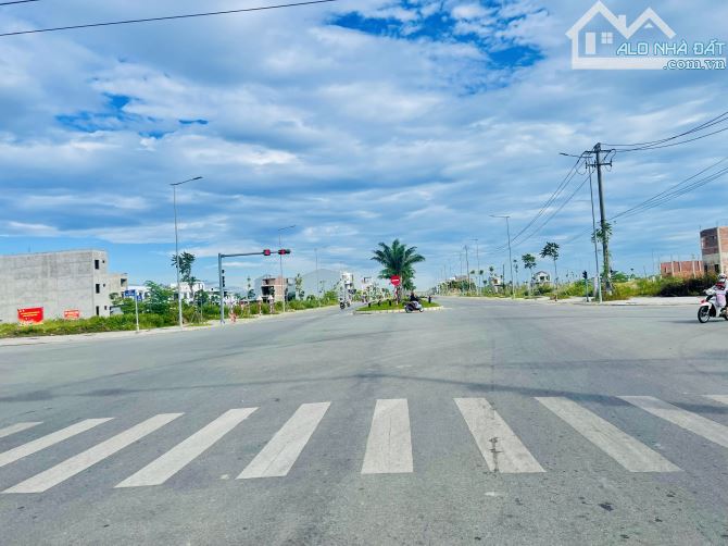 SỞ HỮU NGAY MẶT TIỀN PHẠM VĂN NGHỊ ĐỐI LƯNG TẢN ĐÀ VỚI GIÁ CHỈ 1 TỶ 7xxtr