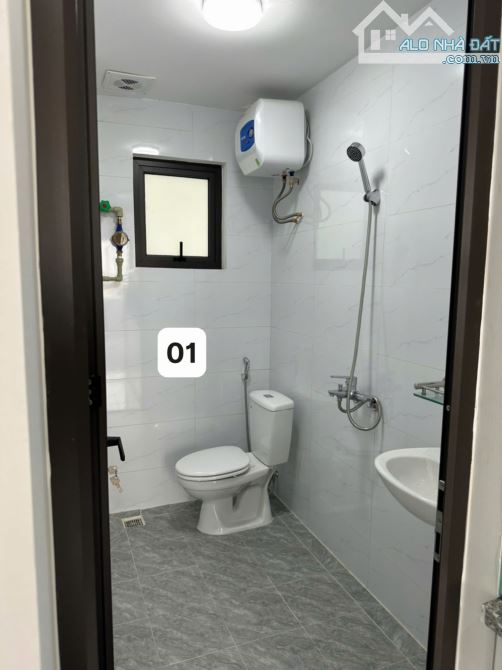 Cho Thuê CCMN 23 Xuân La Tây Hồ 25m2 Studio Cửa Sổ Ban Công Thang Máy Ô Tô Con Trống 24P