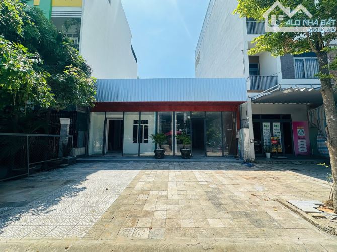Bán đất Mt Hồ Nghinh Dt 245m2 - Đối Diện Công Viên Giá Chỉ 2xxty