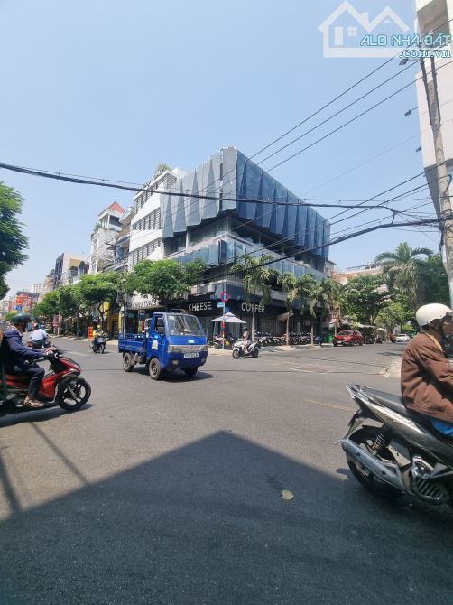 Còn tin là còn nhà Mặt tiền Trần Phú, Q.5 đoạn 2 chiều- 6x20m nở hậu 11m- 3 tầng đẹp 44 tỷ