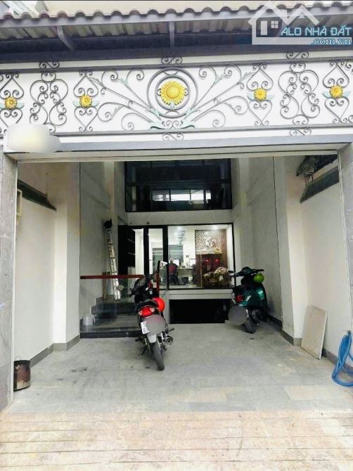 💥NHÀ MỚI XÂY 5 TẦNG - DT 4M x 20M - THANG MÁY 450Kg XỊN XÒ - Ô TÔ THÔNG PHẠM VĂN BẠCH