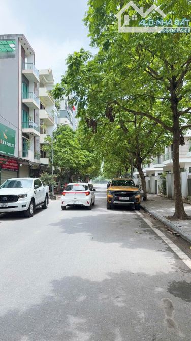Bán gấp! Dương Nội, Hà Đông đất 50m2, MT 4m, ô tô tránh, vỉa hè, KD, nhỉnh 16 tỷ