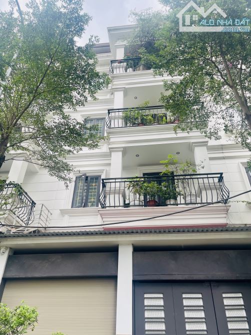 BIỆT THỰ NHÀ VƯỜN SIÊU ĐẸP - KĐT ROSE TOWN NGỌC HỒI 🌟 Ô TÔ TRÁNH : 115m, 5 tầng, MT 6m