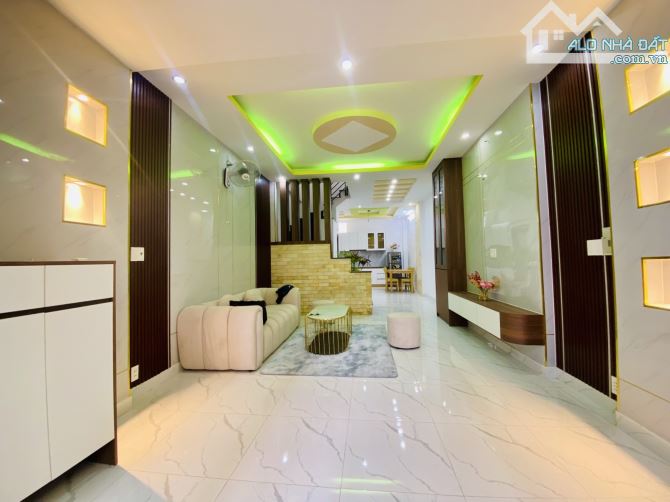 Gò Vấp - 43m2 - 4 Tầng - 6.xx tỷ - Hẻm Ôtô - Hoàn công - SHR