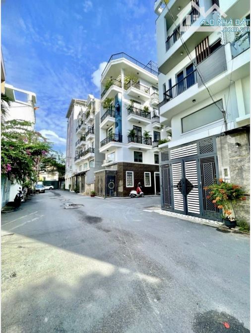 Khu VIP đẹp nhất Dương Quảng Hàm- Đường nhựa 10m- 5 tầng 5PN - Chr 10 tỷ hơn