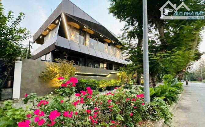 Cần bán Villa ngay Trần Ngọc Diện P. Thảo Điền Q.2 3tầng DT; 30m x43m cn: 1220m2 giá 170tỷ