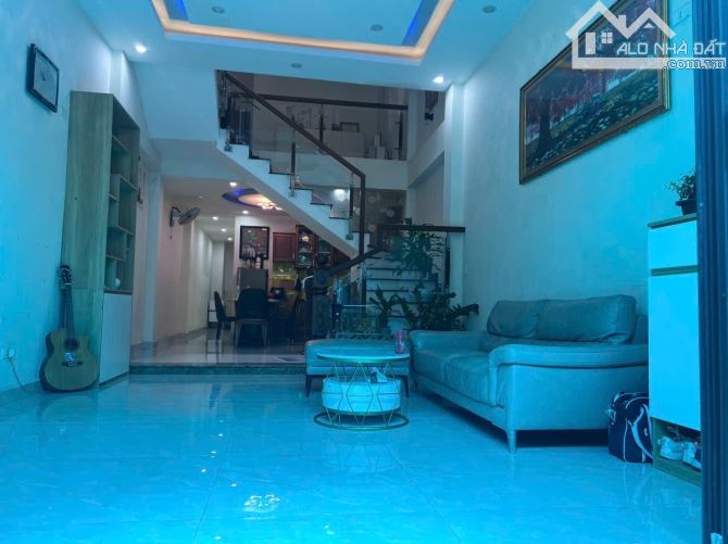 Bán nhà 3 tầng mê đẹp, ô tô đỗ cửa - Lê Cơ gần Núi Thành - Hải Châu - chỉ nhỉnh 6 tỷ