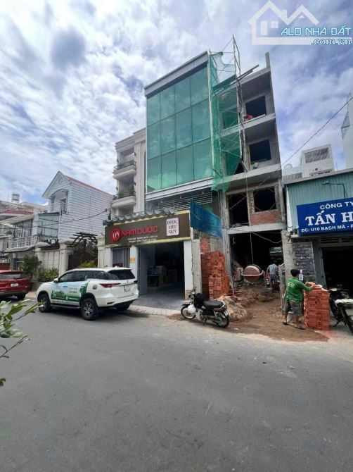 Siêu phẩm Góc 2MT Đường Trần quốc Toản 12x31 nở hậu. (357m2) Giá 130 tỷ TL