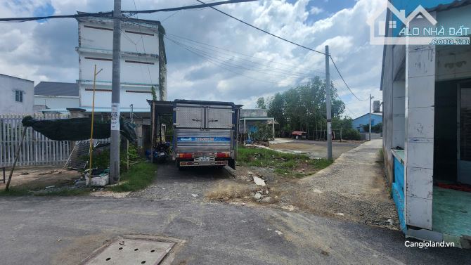 Bán đất góc 2 mặt tiền KDC An nghĩa, xã Bình Khánh, DT 685m2, 315 m2 thổ cư, giá 15tr/m2