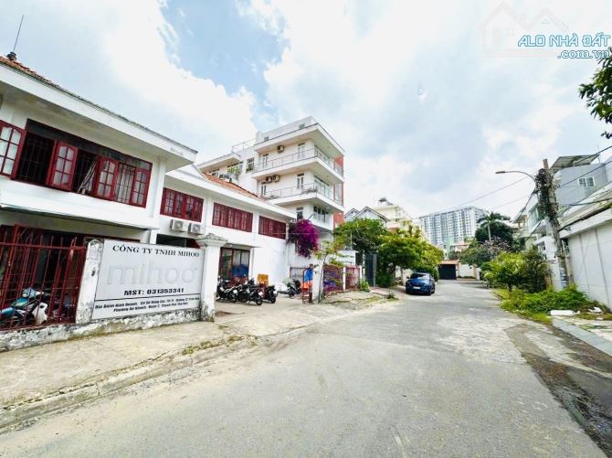 Bán Khuôn Đất 305m2(10mx30,5m) Ngay Trần Não,An Khánh,Quận 2-Giá Tốt 155tr/m2