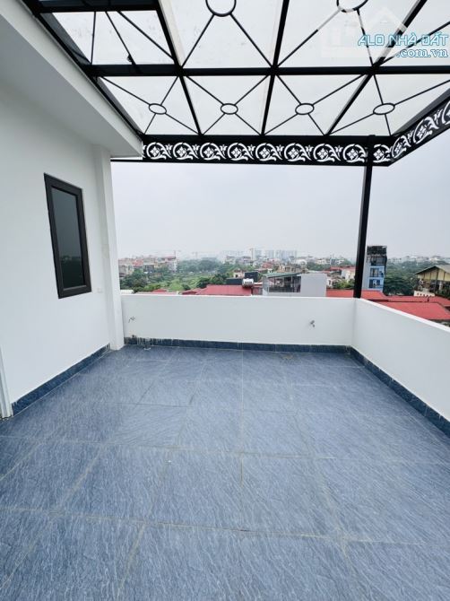 TT VIỆT HƯNG -NHÀ DÂN XÂY THOÁNG,SÁNG -TƯƠNG LAI RẤT GẦN MẶT PHỐ - NHÀ THIẾT KẾ HIỆN ĐẠI -