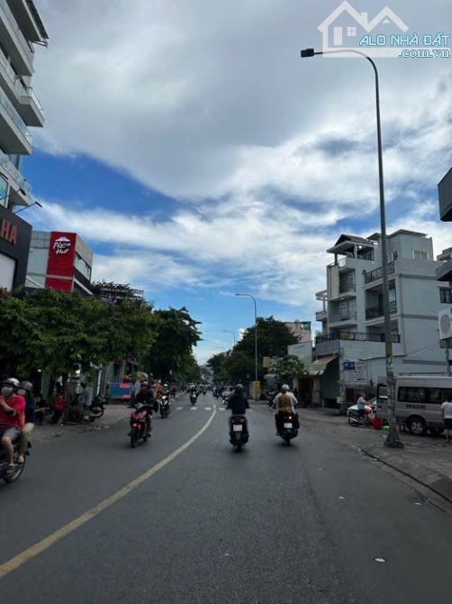 Hiếm khu vip Bình Thạnh! Hoàng Hoa Thám - 46m2 - 4 tầng 5PN - cách MT chỉ 1 căn chỉ 8.9 tỷ