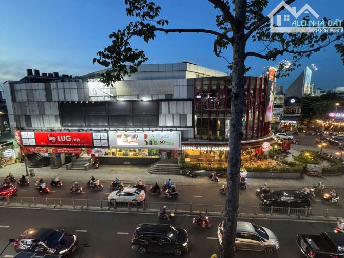 Bán nhà 4 tầng mặt tiền Phan văn Trị ngay TTTM Sài Gòn Mall DT4,2mx17.5m Gía chỉ 16.5 TỶ