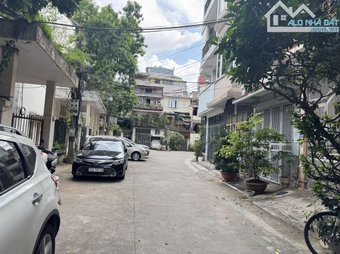 BÁN NHÀ RIÊNG QUẬN ĐỐNG  ĐA- GARA Ô TÔ - NHÀ 3 THOÁNG - 60M2 - CHÀO GIÁ 18.5 TỶ CÓ TL.