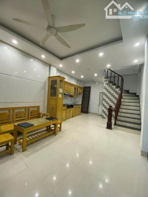 💥 Nhà đẹp Mễ Trì Hạ, 20m ra ô tô, 41m x 5T - 6 phòng giá 8 tỷ 6, nở hậu.