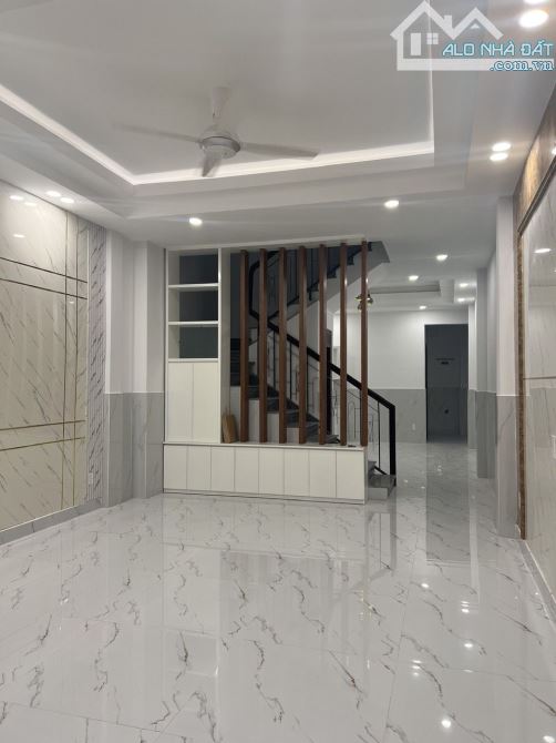 Bán nhà HXH khu Cư xá Chu Văn An, nhà 3 tầng vào ở ngay 4.3x20m, giá 14.8 tỷ TL
