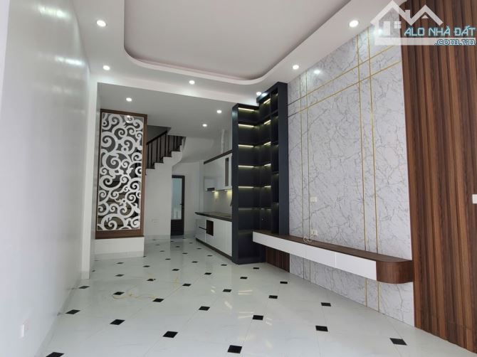 BÁN NHÀ QUANG TRUNG - HÀ ĐÔNG - GẦN PHỐ - Ô TÔ ĐỖ GẦN -  33M x 5 TẦNG - GIÁ 6 TỶ 8