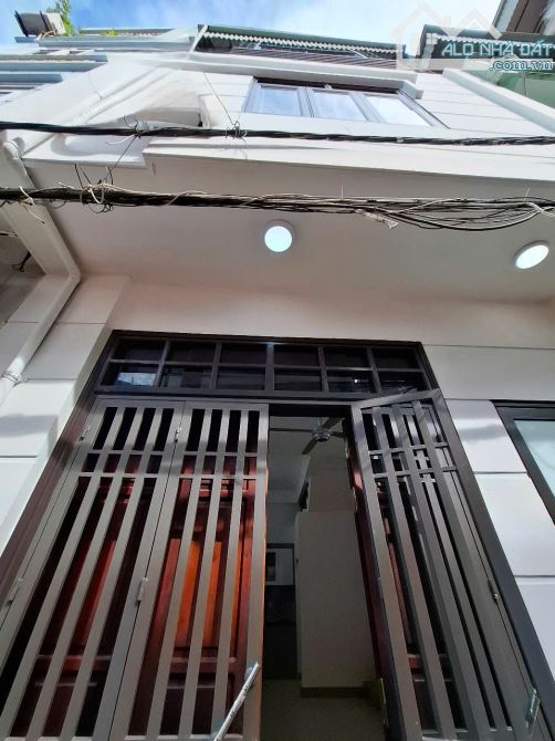 BÁN NHÀ TỨ HIỆP 38M 3 TẦNG DÂN XÂY 50M Ô TÔ DỪNG ĐỖ TIỆN ÍCH SẴN CÓ GIÁ 5.8 TỶ