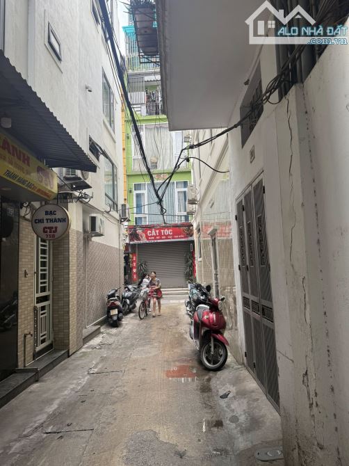 BÁN NHÀ YÊN LẠC, 39M, 5T, MT 5,2M, NGÕ RỘNG THÔNG, KINH DOANH, GẦN Ô TÔ, CHỈ 10,8 TỶ.
