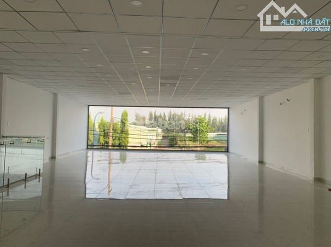 Bán nhà HXH Bàu Cát, dt 8.5 x 18m, trệt 4 lầu st, mới, kiểu văn Phòng