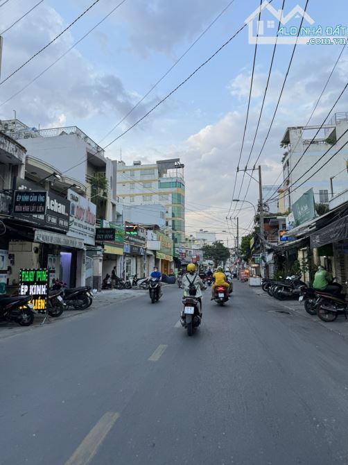 Bán nhà mặt tiền Phan Văn Trị, P.14, Bình Thạnh: 3,6 x 20, giá: 13,3 tỷ.
