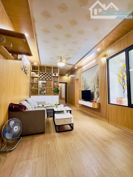 BÁN CĂN HỘ TẦNG 2 TT QUỲNH MAI, 3N, full nội thất