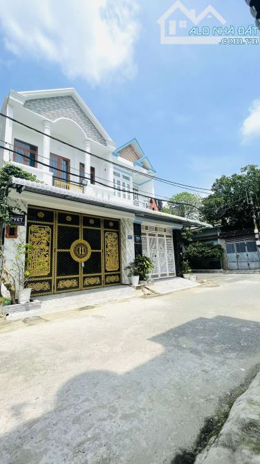Bán Nhà Thới Tam Thôn 17.Hóc Môn 125m2. 2 Tầng Ngang 9m Đường 8m xe hơi ngủ trong nhà