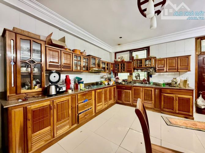 BIỆT THỰ 3 TẦNG ĐƯỜNG 5M5 NÚI THÀNH -HẢI CHÂU- VỊ TRÍ VIP-NGAY DUY TÂN.