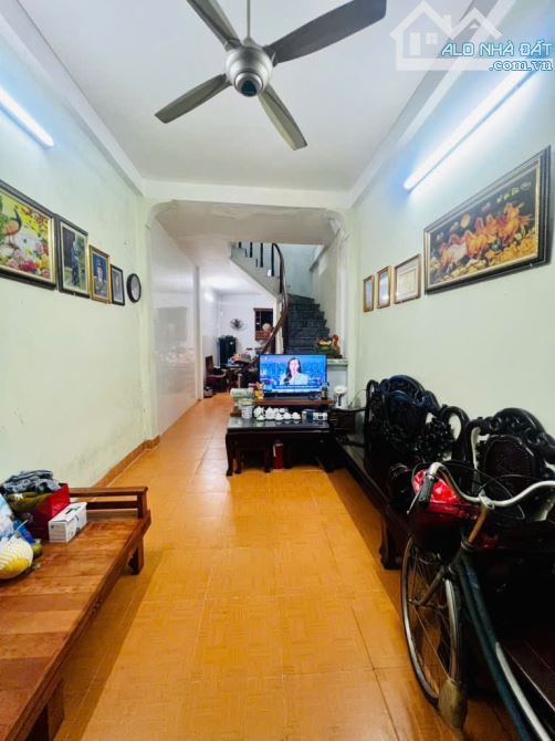 BÁN NHÀ DÂN XÂY 3 TẦNG THỤY PHƯƠNG 42M2, SỔ ĐỎ, CÁCH Ô TÔ TRÁNH 20M NHỈNH 6 ĐỒNG