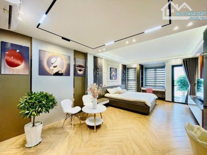 Biệt thự VIP-phố HOÀNG VĂN THÁI- Ô tô tránh- Chỉ 22 tỷ!