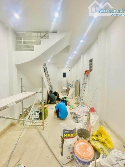 Bán nhà phố Mỹ Đình 42m2 x 5T, Ngõ sạch đẹp, Lô góc, KD, full Nt ở ngay 6,5 tỷ.