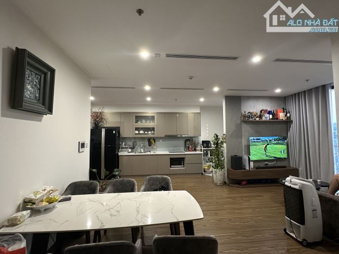 Em đang có nhiều quỹ că The Sun cần bán 98m2 3pn giá 7,2 tỷ căn góc view thoáng