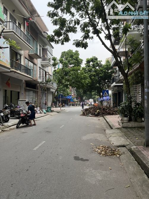 Liền Kề Văn Quán, mặt phố, ô tô tránh đỗ, kinh doanh, văn phòng đỉnh, 121m2 24.5 tỷ