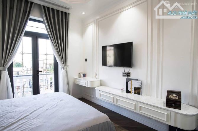 Bán nhà 4 lầu mặt tiền 30.4 dt sàn 235m2 giá 19 tỷ - 10