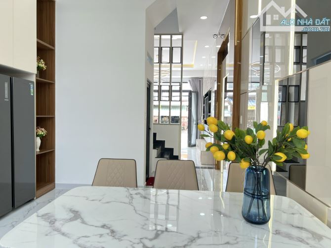 NHÀ KHU MẶT TIỀN CHỢ BÀ HOM CỦ TỈNH LỘ 10 3 LẦU DTSD GẦN 300M ĐIỆN NƯỚC ÂM VỈA HÈ RỘNG RÃ - 11