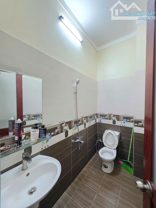 Bán nhà 7 phòng, gần đường Lê Hồng Phong 100m, p.Tân Bình, Tp.Dĩ An chỉ 4,7 tỷ TL M7068 - 11
