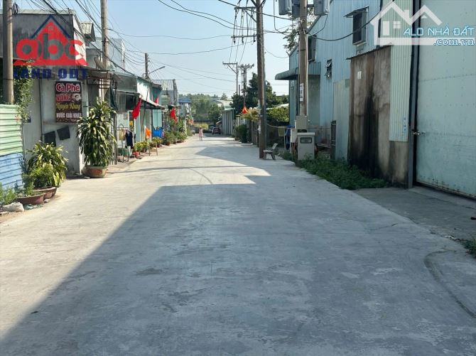 XT021 🆘 Cho thuê xưởng và đất trống trảng dài 700 m2 gần đường đồng khởi - 1